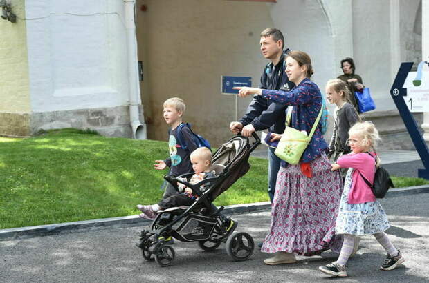 Путин поручил увеличить поддержку семей в зависимости от числа детей