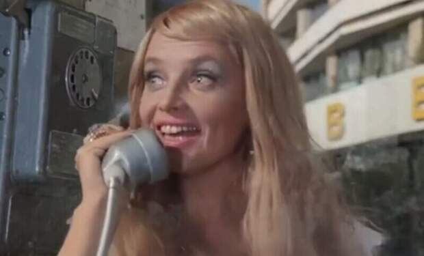 В Госдуме предложили установить в городах таксофоны с интернетом