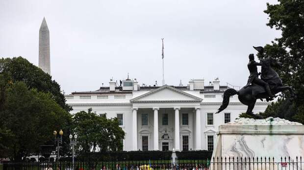 Белый дом сообщил об отслеживании ситуации с покушением на Чарли Кирка