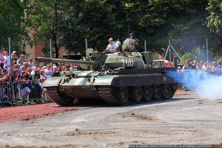 Наши в Вене: Выставка "Auf Radern Und Ketten" (19 фото)