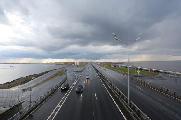 В Петербурге ограничат движение в тоннеле дамбы