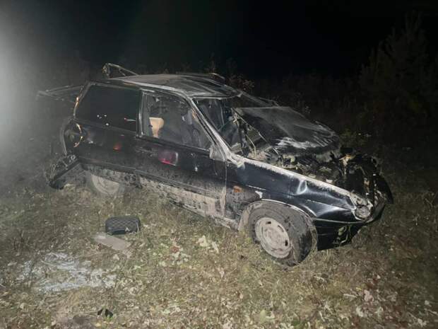 В Челябинской области водитель погиб при съезде автомобиля в кювет