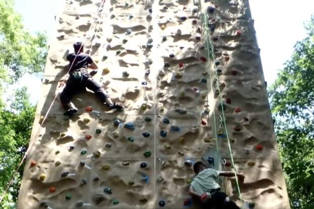 Выпускникам школы на Тайване нужно пройти скалодром, чтобы получить аттестат