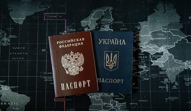Украинцы назло Киеву продолжают получать российское гражданство в Крыму Украинцы назло Киеву продолжают получать российское гражданство в Крыму