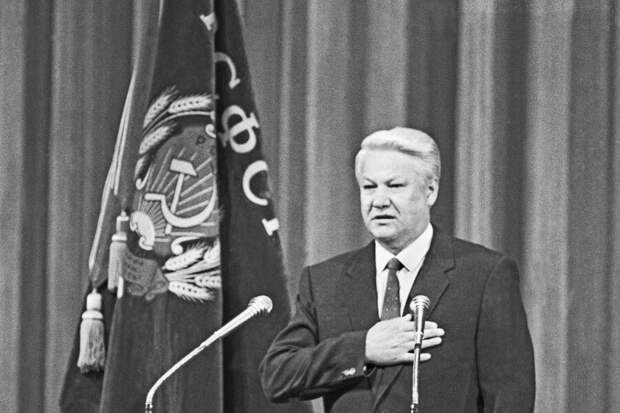Борис Ельцин в 1991 году
