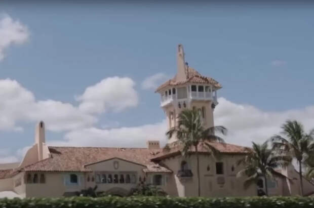 TMZ: пытавшийся попасть в Мар-а-Лаго был одержим делом Эпштейна