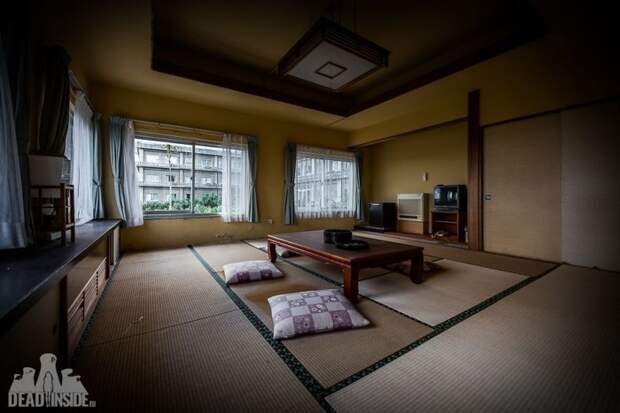 Остатки былой роскоши: огромный заброшенный отель в Японии Отель, заброшенные места, заброшенный объект, заброшенный отель, заброшки, фотограф, япония
