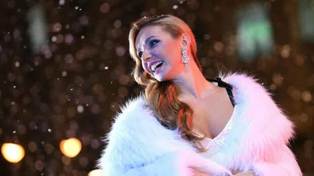 «Без единой морщинки»: 50-летняя Навка поразила моложавой внешностью, а жена звезды «Слова пацана» показала новый нос