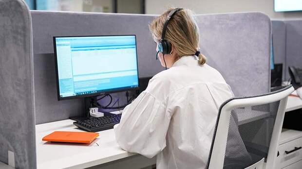 Каждый пятый россиянин хотел бы начинать рабочий день на час позже