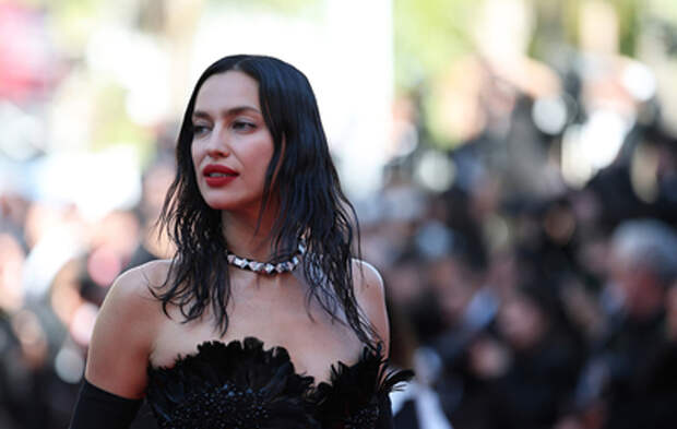 «Лучшее, что можно дать ребенку, — это семья, где его любят»: Ирина Шейк объяснила, почему ее дочь не пользуется гаджетами