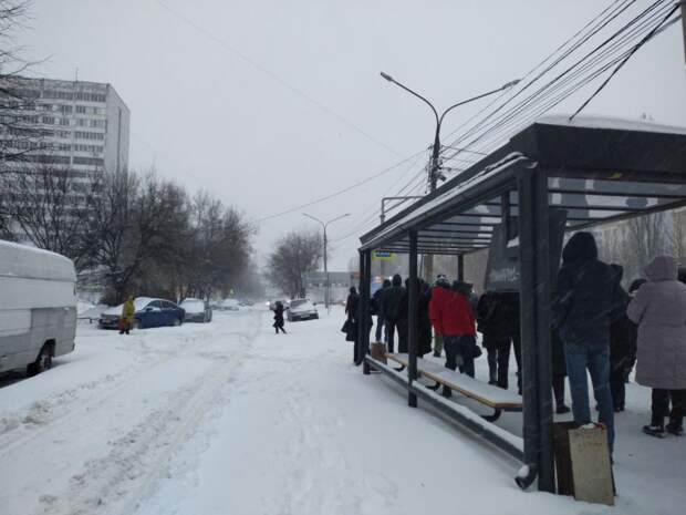Туляки пожаловались на игнор пассажиров автобусом №27А в морозный день