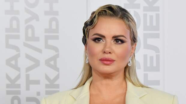 «У нас тут такое на вилле»: Анна Семенович устроила незабываемый праздник избраннику