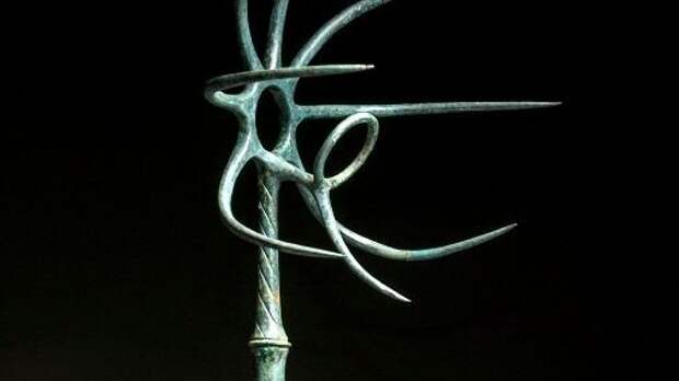 Странные элементы в древнем оружии