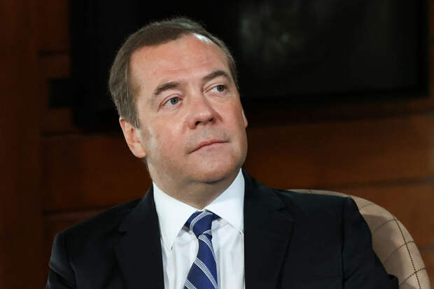 Медведев: международное право должно отражать баланс интересов всех государств
