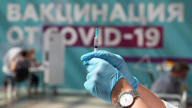 Доктор Мясников призвал непривитых от коронавируса «включить мозг»