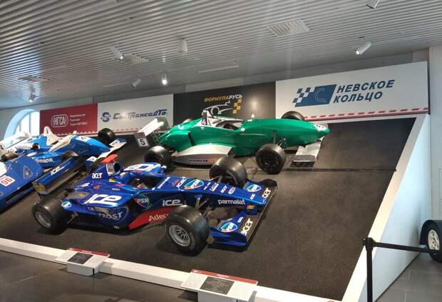 Музей автомобильной техники УГМК пополнился новыми экспозициями