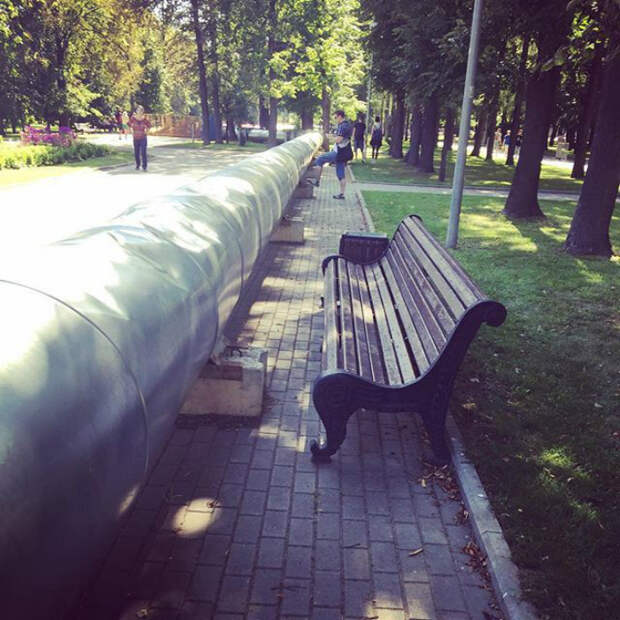 «Как прекрасно сесть на лавочку, полюбоваться на трубу...»