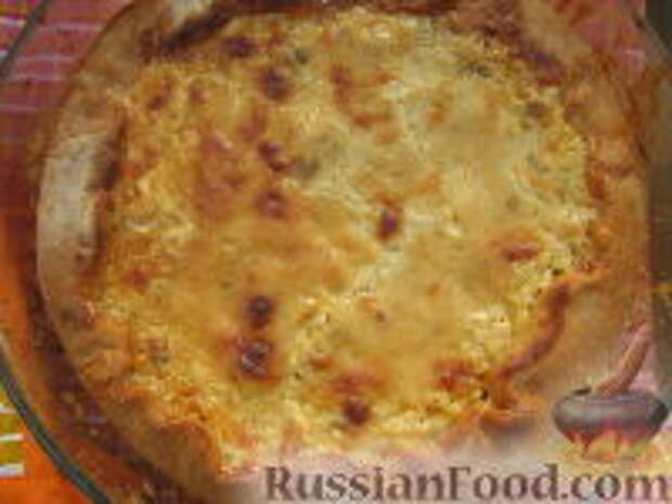 Фото к рецепту: Открытый пирог с грибами и домашними колбасками