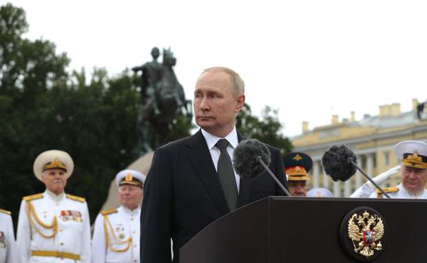 Пискарев назвал двойными стандартами отказ послов посетить инаугурацию Путина
