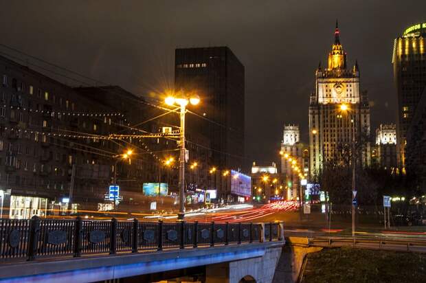 Здание Министерства иностранных дел РФ, москва, вечер, сталинские высотки