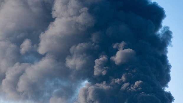 Shot: В Ленинградской области третью ночь подряд слышны взрывы