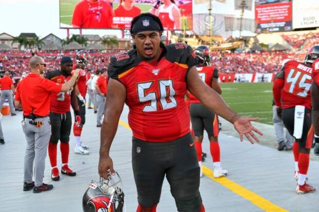 Vita Vea Jersey Swap Struggle Getting Jersey Off