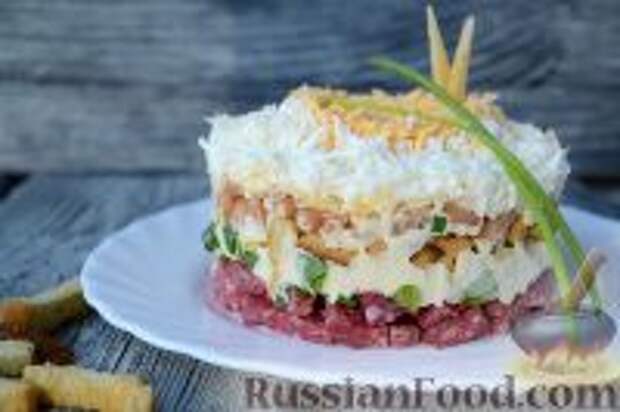 Фото к рецепту: Салат с кириешками