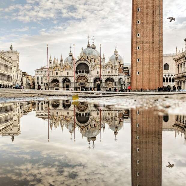 Площадь Святого Марка - душа Венеции отраженная в воде.