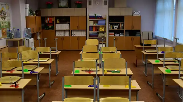 Минпросвещения: карантинные меры из-за COVID-19 введены в 165 школах России