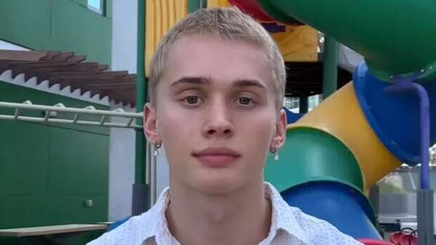 Сбежавший из России Милохин сводит концы с концами — зарплаты курьера не хватает