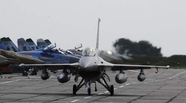 Дандыкин: удар по авиабазе с самолетами НАТО может оставить ВСУ без боеприпасов