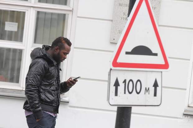 «Родителей посадят, если не пришлешь данные карты»: как мошенники охотятся за детьми