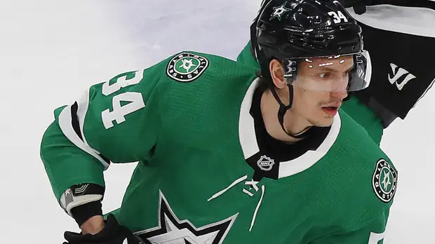 «Даллас» предложил новый контракт российскому хоккеисту Гурьянову