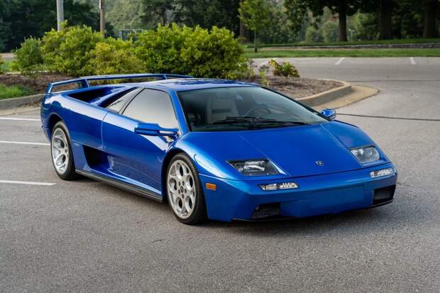 Lamborghini Diablo VT 2001 года выпуска в цвете Monterey Blue