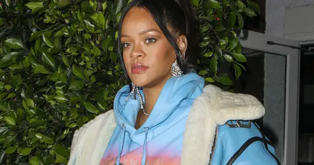 Рианна спровоцировала слухи о помолвке