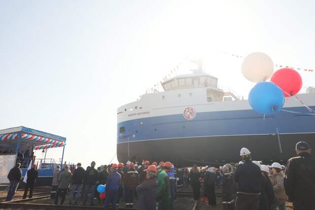 Головной краболов-живовоз нового поколения «Капитан Житников» спустили на воду