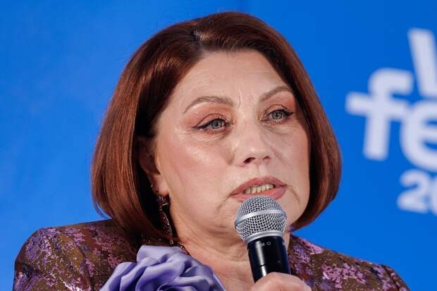 Роза Сябитова рассказала, что ей помогла раскрыть певческие способности Елена Малышева