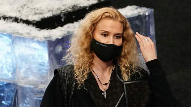 Ливень затопил каток Тутберидзе в Москве: видео 