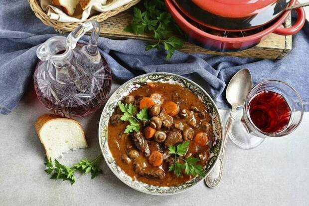 Говядина по-бургундски - нежнее нежного!