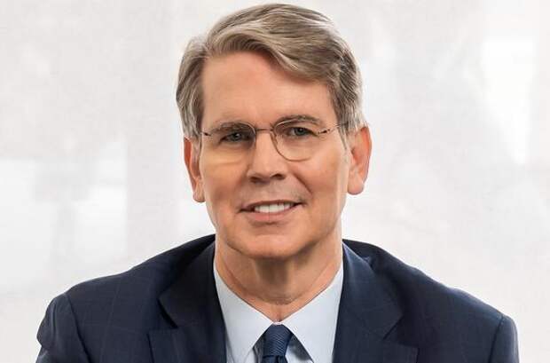 Бессент рекомендовал Макрону вместо учений сосредоточиться на более важных вещах