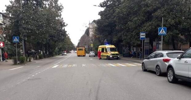 Авария дня.  В Сочи под колесами автомобиля погибла пожилая женщина авария, авто, авто авария, видео, дтп, пешеход, пешехода сбили, смертельное дтп