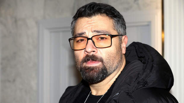 «Пишу письма до сих пор»: Чумаков признался, что верит в Деда Мороза