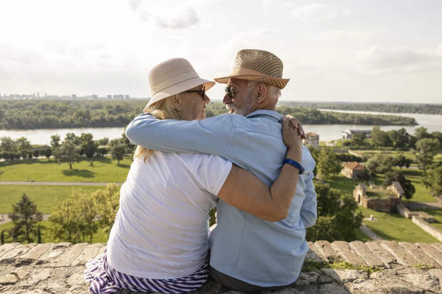Минздрав назвал возраст появления первых выраженных признаков старения у русских