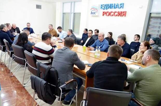 Депутат ЗСК Виктор Тепляков принял участие в совещании Ассоциации пляжей Сочи