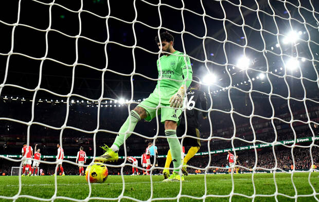 Поражение «Арсенала» от МЮ принесло россиянину 600 тысяч рублей