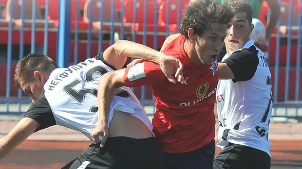 «Торпедо» победило в Хабаровске, забив три мяча за девять минут