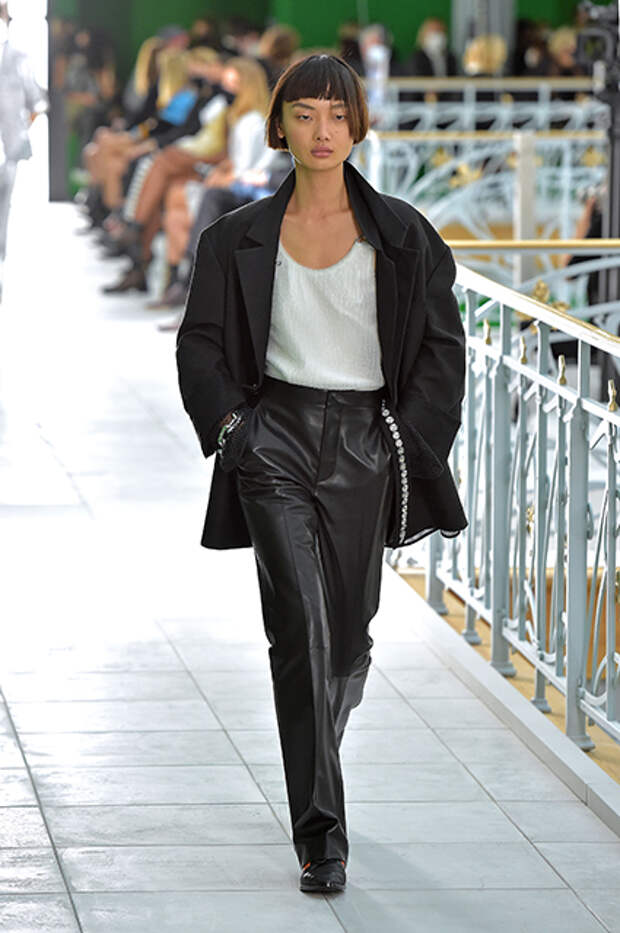 Неделя моды в Париже: Наталья Водянова с мужем Антуаном Арно, Джорджина Родригес, Алисия Викандер на показе Louis Vuitton