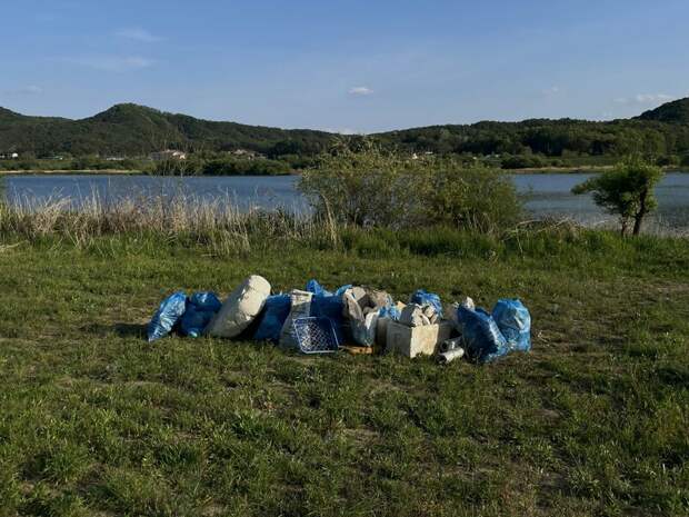 Лесники Бурятии провели акцию по очистке берегов рек от мусора