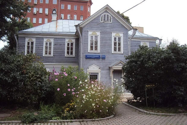 В квартире Островского оживят героев его пьес: разрешат подсматривать в «замочные скважины»