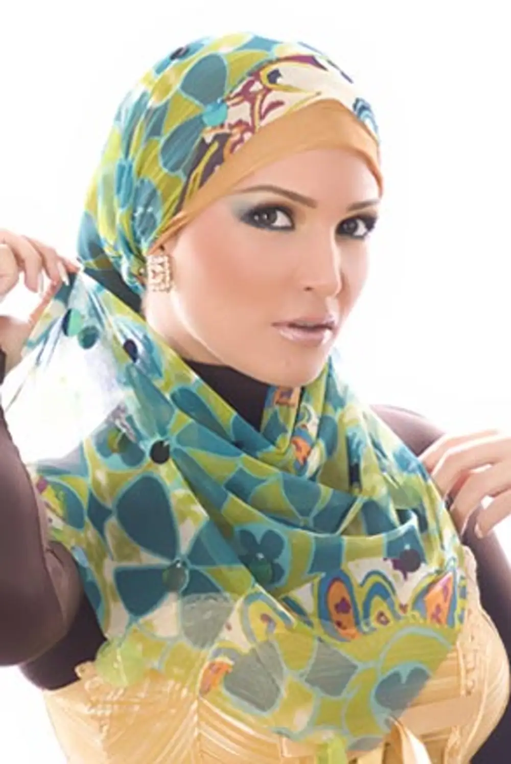 Как завязывают платок мусульманские женщины